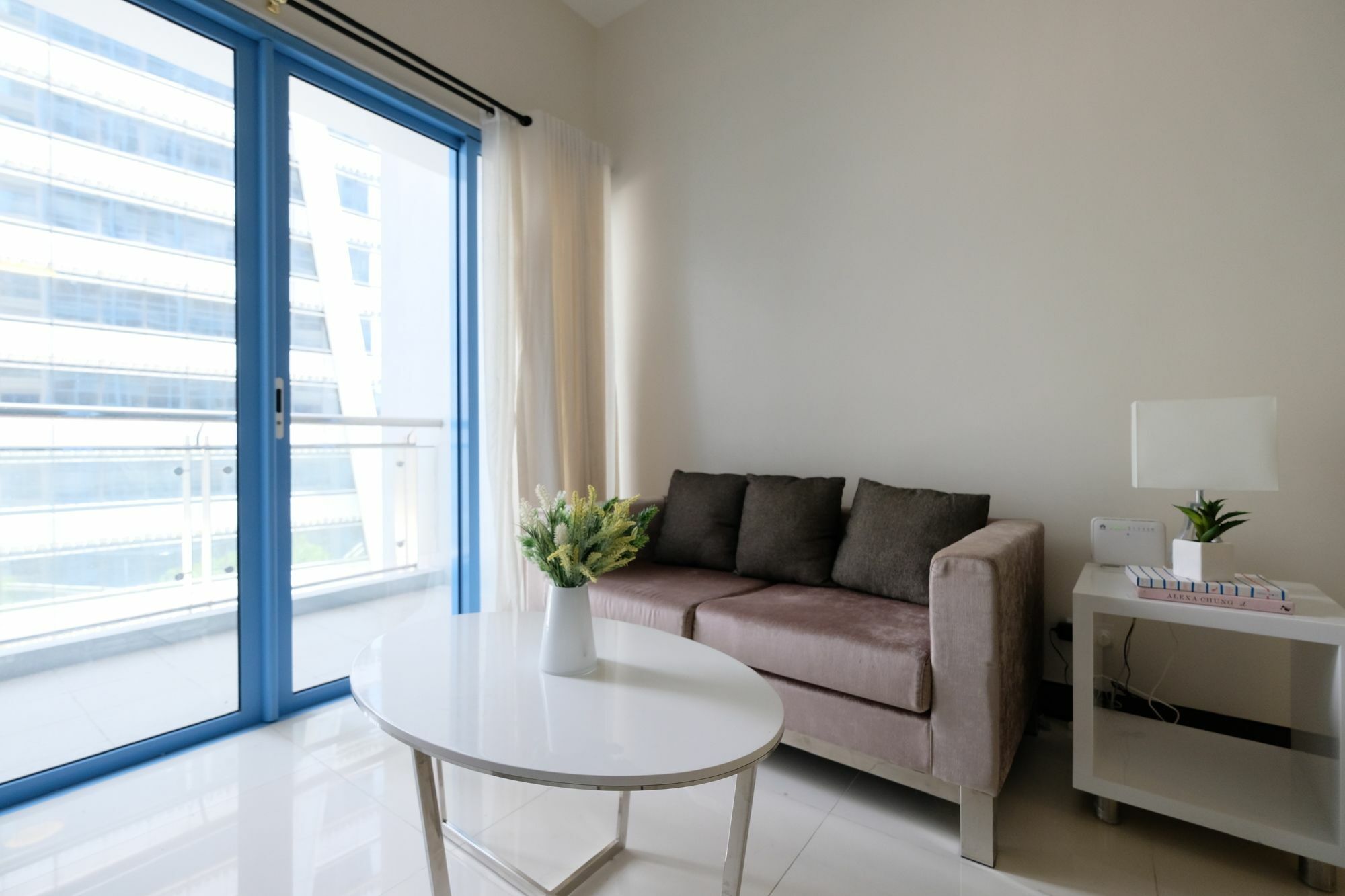 Csuites At Two Central Residences Makati City Exterior foto